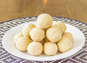 रवा लाडू/Rava laduu